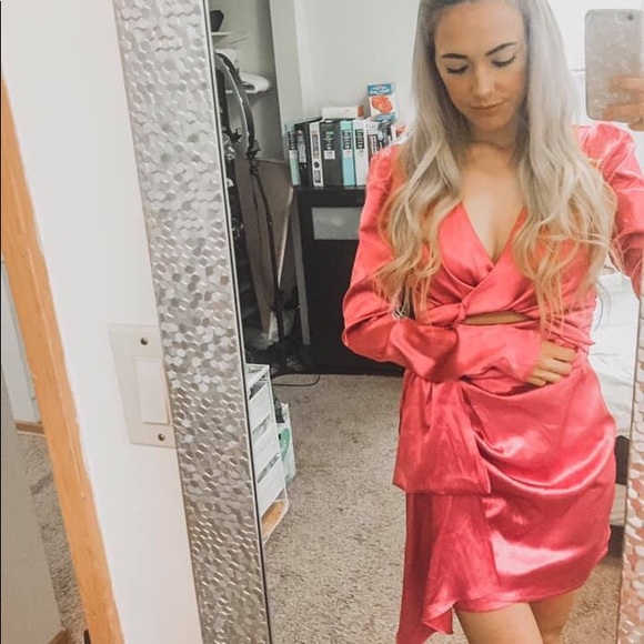 Barbie- pink dress Lulus - Picture 2 of 3